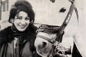 فروغ فرخزاد: شاید مرا یک زن سبکسر احمق بدانید ...