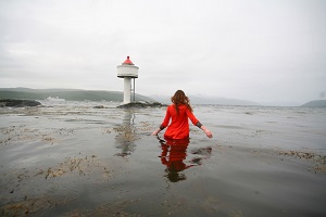 تو مشغول مردنت بودی, هیچ چیز جلودارت نبود...