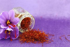 زعفران اصل را با این روشها تشخیص دهید