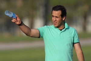 منتظر بازگشت علی کریمی به نفت تهران باشیم!