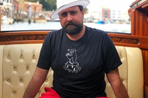 محمد علیزاده و خواهرش در روز تاسوعا! عکس