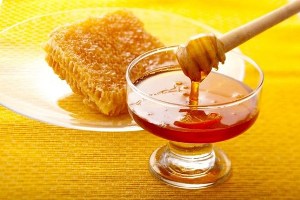 عسل موم دار بهتر است یا بدون مو؟ عسل وحشی چطور؟