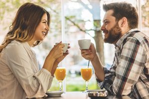 در اولین قرار ملاقات عاشقانه تان این سوالات را نپرسید!