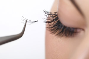 اکستنشن مژه، هر آنچه باید بدانید، انواف فوت و فن تا نگهداری