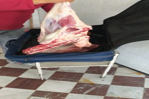 کشف لاشه گوسفند در داخل چمدان