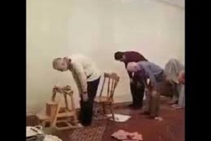 رسانه اصولگرا: نماز میرحسین یک شو بود!