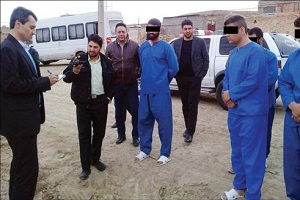 به رگبار بستن مرد جوان و کودک با کلاشینکف