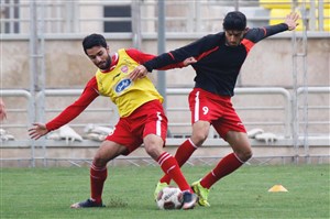 2 بازیکن پرسپولیس که شوت های ناگهانی می زنند
