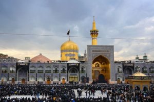 انتقاد از بی‌ توجهی به وضعیت کرونا در حرم رضوی