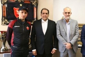 یک استقلالی پول داد تا گل محمدی پرسپولیسی شود!!