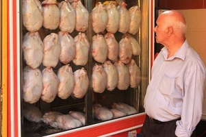 همتی: نباید مرغ ۳۰هزار تومانی عرضه شود
