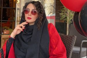 ژست عجیب لیلا بلوکات موقع عکاسی