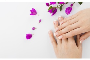 چرا ناخن هایم دائم می شکند؟