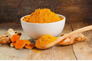 ماسک زردچوبه روشی برای مقابله با آکنه