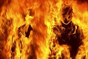 خودسوزی کارگر جوان در پی اخراج از محل کار