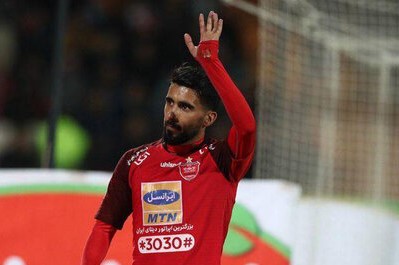 آب پاکی پرسپولیس روی دست بشار رسن