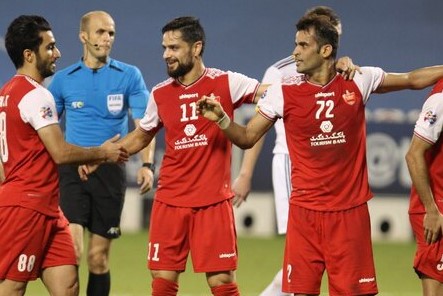پرداخت پاداش بازیکنان پرسپولیس بصورت چک در فرودگاه