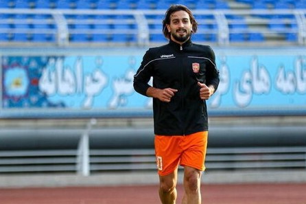 مهاجم پیشین استقلال به سپاهان پیوست