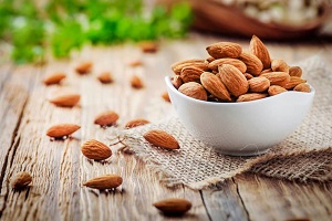 بادام جایگزین کدام مکمل می شود؟