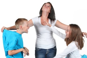 چگونه دعوای بین خواهر و برادر را مدیریت کنیم؟