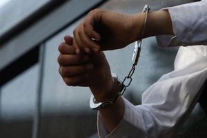 دستگیری سارقان منزل در درون کمد دیواری