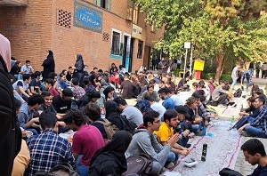 واکنش مطهری به اختلاط دختر و پسر در سلف غذا