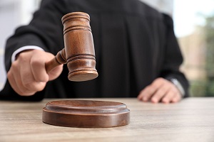 حکم اعدام برای جوانی که یک دختر را آزار داد