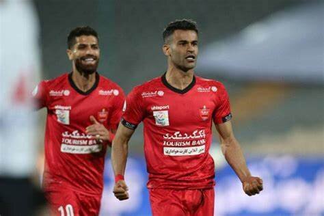 مهاجم جنجالی پرسپولیس پیشنهاد تراکتور را رد کرد