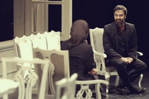 علت جدایی محمدرضا فروتن از این تئاتر چیست؟