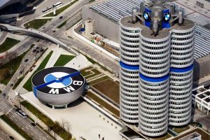 عکس جالب از پارکینگ شگفت انگیز بی ام و bmw