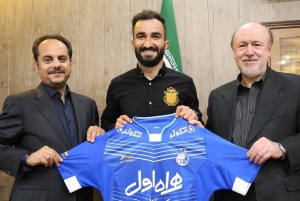استقلال چگونه داریوش شجاعیان را خرید؟!