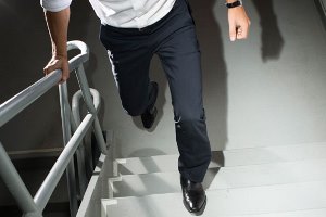 2 دقیقه در ساعت راه بروید!