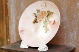 کولاژ روی شیشه را در 4 مرحله یاد بگیرید