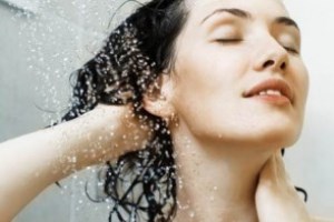 موهای مان را هفته ای چند بار بشوییم که صدمه نبیند؟