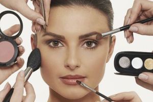 آرایش صورت : 4 ترفند ساده آرایشی برای خانم های 30 ساله