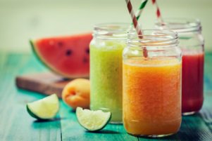 7 نوشیدنی چربی سوز عالی برای کاهش وزن