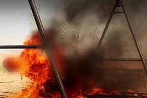 زنده سوزاندن 4 عراقی توسط داعش+ عکس( 18+)