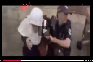 حمله وحشیانه به یک زن در مسجدالاقصی+ فیلم