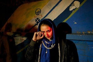 منتقدان روشن کردن شمع همدردی مقابل سفارت فرانسه بخوانند