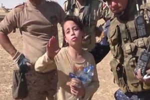 دختر نجات‌ یافته از چنگال داعش