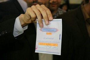  بقایی به احمدی نژاد رأی داد!