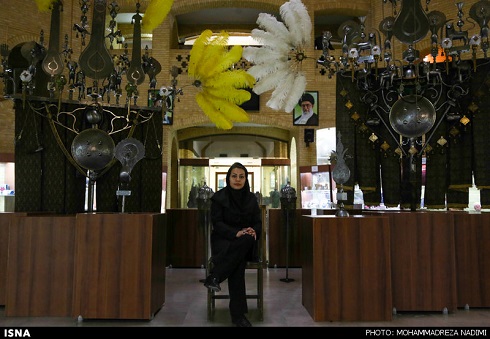 هنرنمایی یک زن روی علم -6