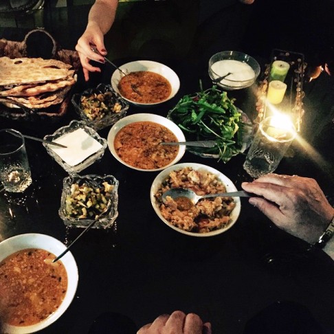 آبگوشت خوری خانوادگی الناز حبیبی