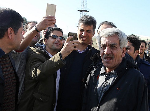 عکس قیافه عجیب فردوسی پور هنگام سلفی گرفتن