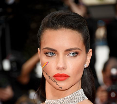 آرایش صورت آدریانا لیما Adriana Lima در جشنواره کن 2017 Cannes آرایش صورت آدریانا لیما Adriana Lima در جشنواره کن 2017 Cannes