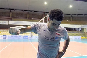 شهرام محمودی مصدوم شد