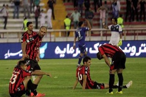استقلال از سد سیاه‌جامگان گذشت