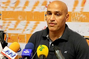 منصوریان: در امارات از پرچم ایران دفاع می‌کنیم