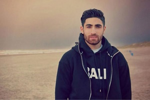 علیرضا جهانبخش در حال انجام ورزش پولدارها + عکس