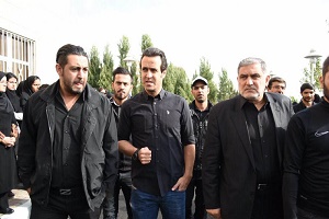 تصویری از اتفاقی که اشک علی کریمی را درآورد